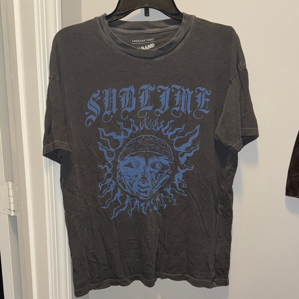 American Eagle Outfitters Black and Blue Graphic Tee